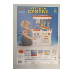 Cucina dei piccoli con accessori
