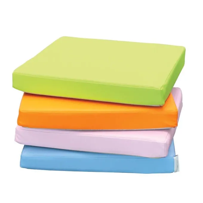 Cuscini quadrati colori freschi