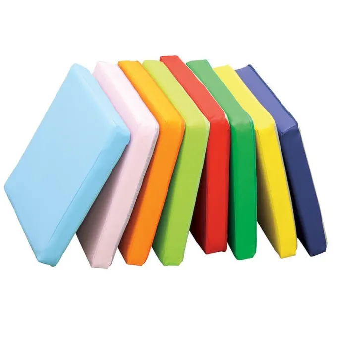 Cuscini quadrati colori freschi