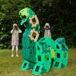 Dinosauro polydron gigante