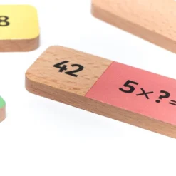 Domino della moltiplicazione in legno