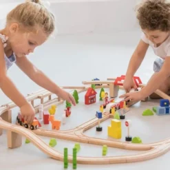 Maxi ferrovia in legno