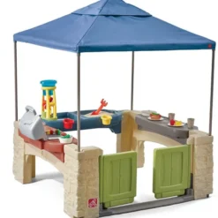 Patio gioco con gazebo e barbecue