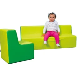 Poltroncina soffice verde chiaro scuro borgione
