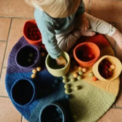 Set tappeto e loose parts in feltro