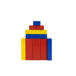Torre colorata in legno
